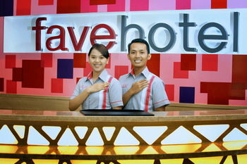 Reception, favehotel Pasar Baru, Jakarta Pusat