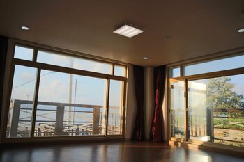 Others 2, Ganghwado Four Season Pension, Ganghwa