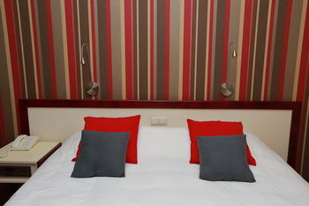 Guestroom 5, Hotel La Reine, Liège