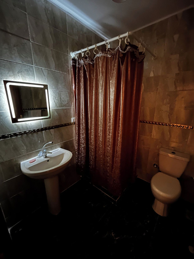 Bathroom 5, Hur Pyramids inn, Al-Ahram