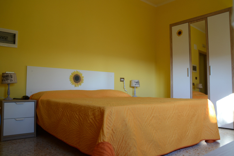 Bedroom 4, A1-GIRASOLE BED AND BREAKFAST, Rome