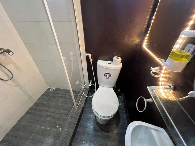 Bathroom 3, HQ APART HOTEL, Eti-Osa