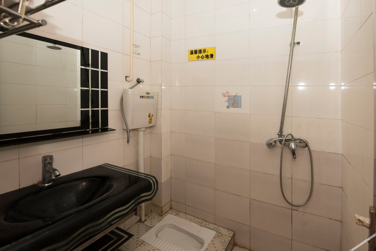 Bathroom, Yuelai Inn, Jinhua