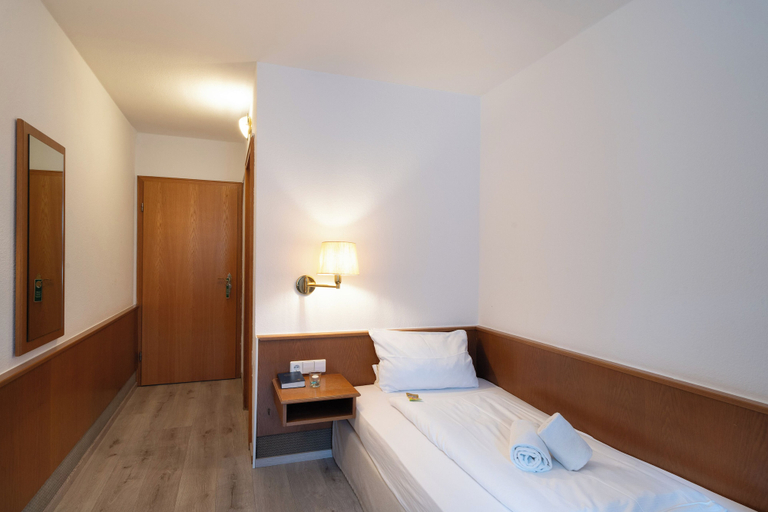 Bedroom 4, Hotel Bären, Rhein-Neckar-Kreis