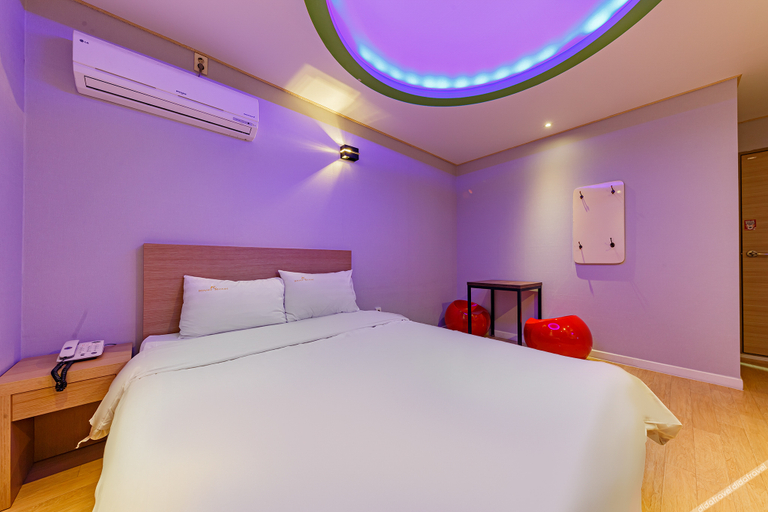 Bedroom 3, Nonsan River, Nonsan