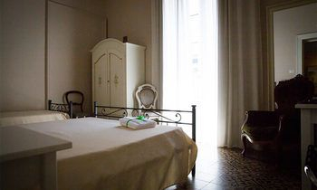Others 4, Casa Elide, Catania