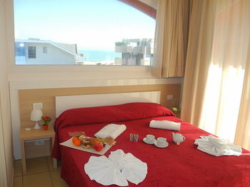 Others 4, Hotel Tritone, Rimini