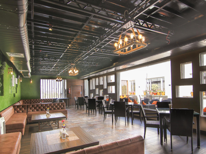 Food & Drinks 5, Skyotel, Lucknow
