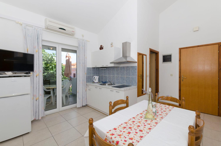 Others 3, Apartments Meri, Vodice