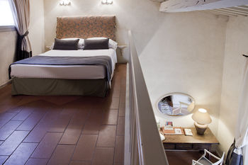 Others 3, The J and J Hotel Florence, Florence