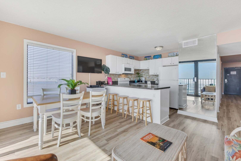 Private kitchen 3, 0514 Double The Pleasure by Atlantic Towers, New Hanover