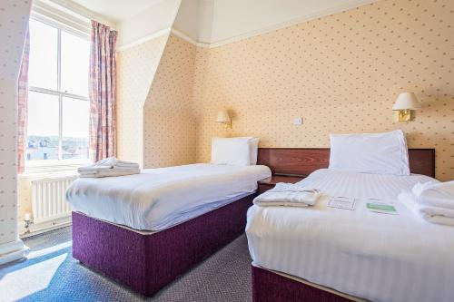 Others 3, Hotel De Paris, Norfolk