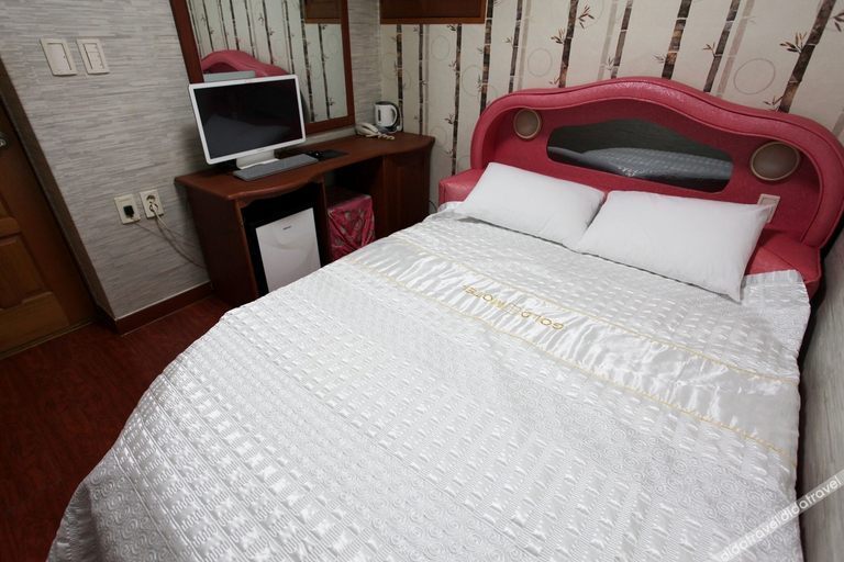 Bedroom 3, Mia Hwanggeum, Gangbuk