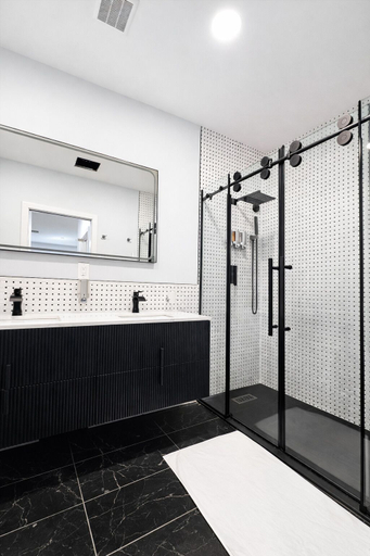Bathroom 5, Xquisite Suites