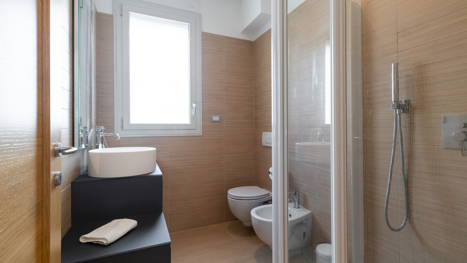 Bathroom 3, Italianway Comfort - Imperia 43, Milano