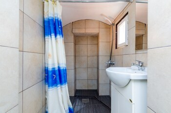 Bathroom 5, Old Town Baroque Palace Accommodation, Dubrovnik