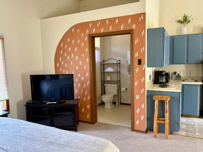 Bedroom, Rock Creek Mercantile & Motel, Missoula