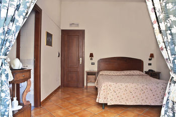 Others 3, La Locanda dell'Arte-Piazza Dante, Napoli