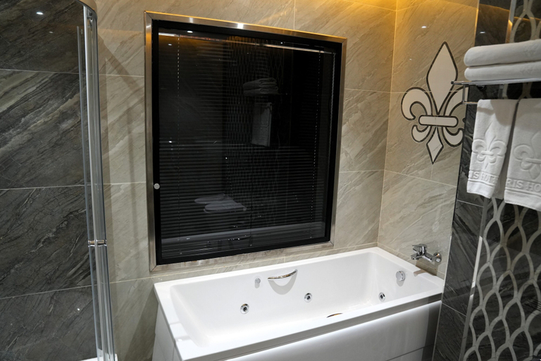Bathroom 5, Iris Hotel Baku, Baku