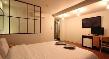 Others 3, Muri Hotel, Nam