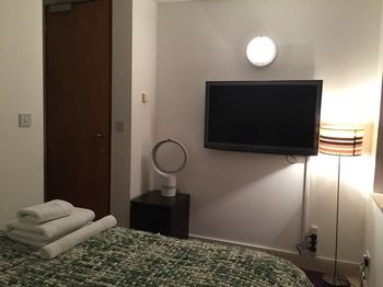 Others 2, The Luxury Inn, London