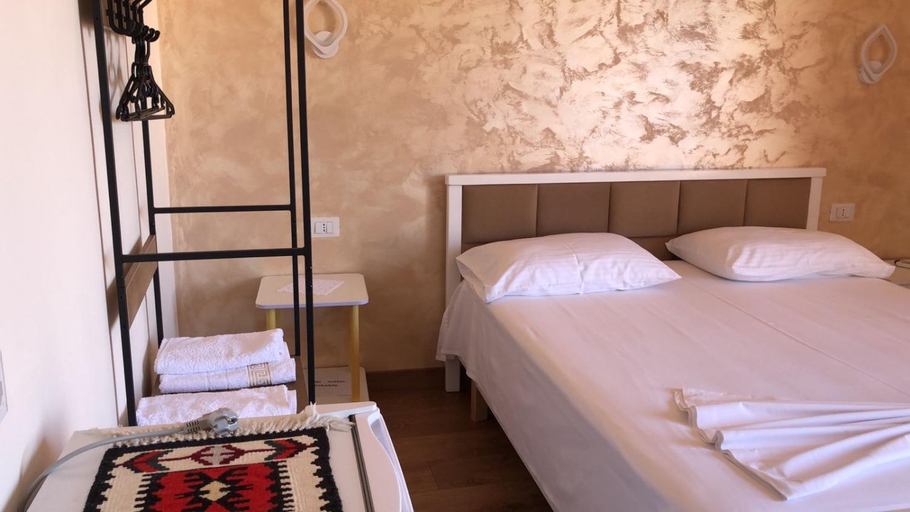 Bedroom 3, Guni Inn, Krujës