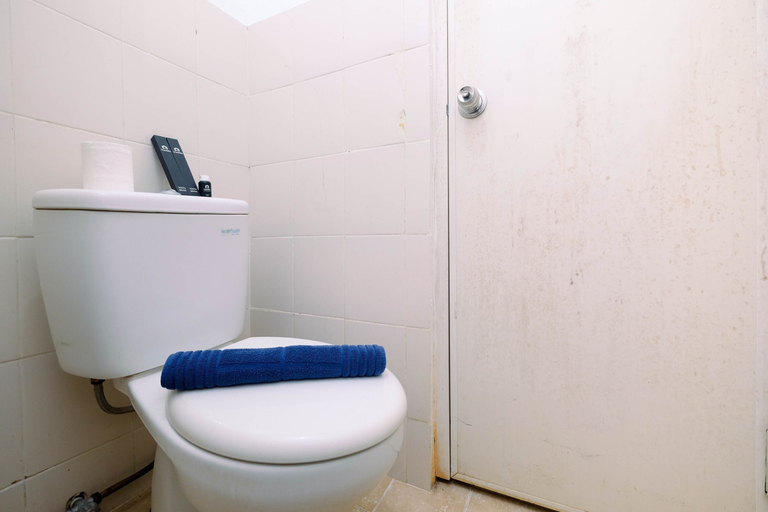 Bathroom 5, Best Price 1BR Apartment at Teluk Intan, Jakarta Utara