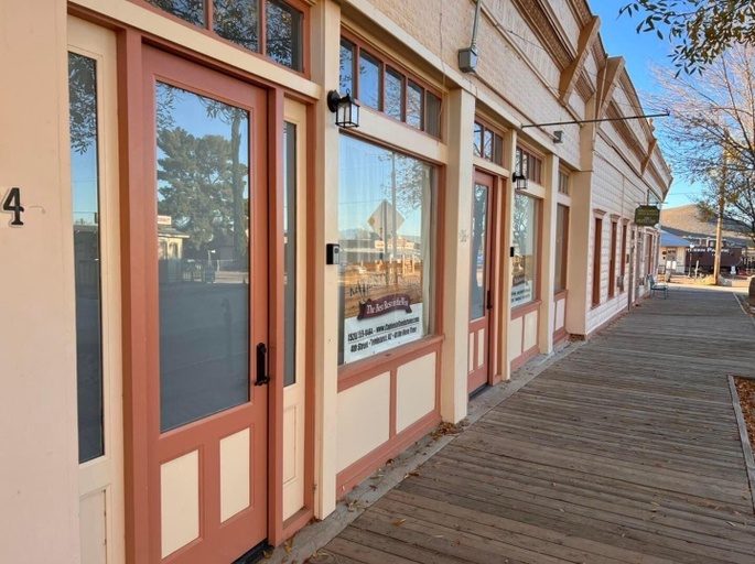 Exterior & Views 2, Katie's Cozy Suites, Cochise