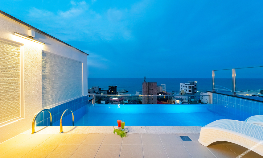 Others 4, Skaria Poolvilla, Gangneung