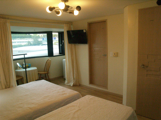Bedroom 3, Seoul Tower Ville, Jung