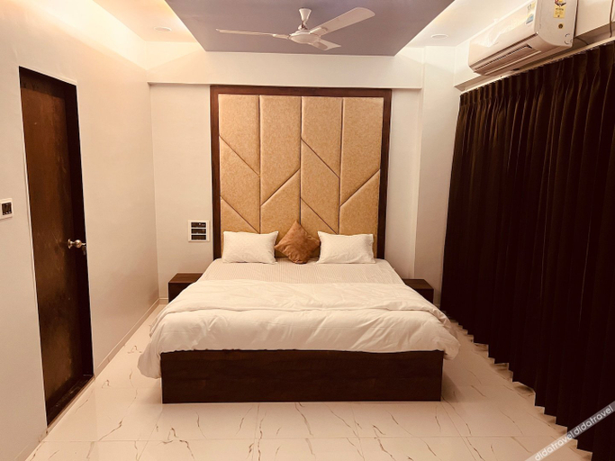 Bedroom 2, Hotel New City Light, Surat