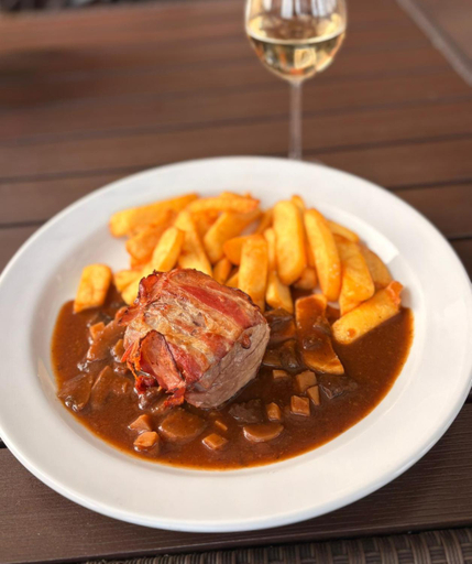 Food & Drinks 3, Hotel Golf Bitozeves, Louny