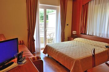 Others 2, Hotel Regina, Savona
