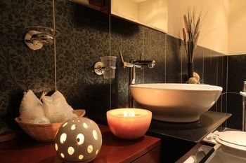 Bathroom Sink, Aberdunant Hall, Gwynedd