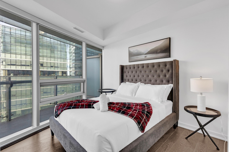 Room 3, City View Suites - Near CN Tower, Toronto