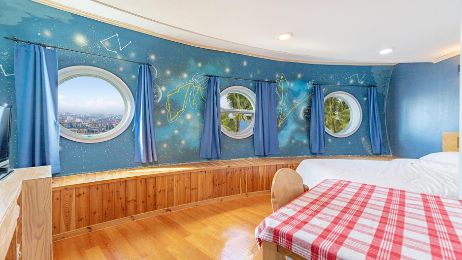 Bedroom 3, UFO Pension, Jeju