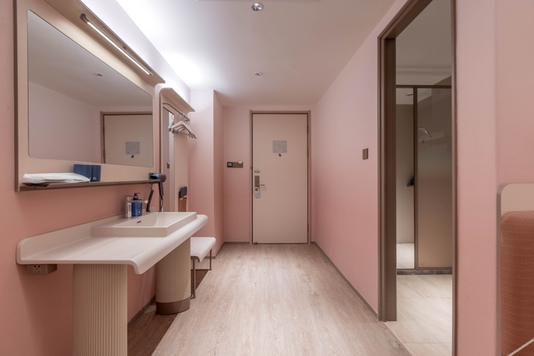 Bathroom 3, Hanting Yining Shanghai Road Qicai Road, Ili Kazakh