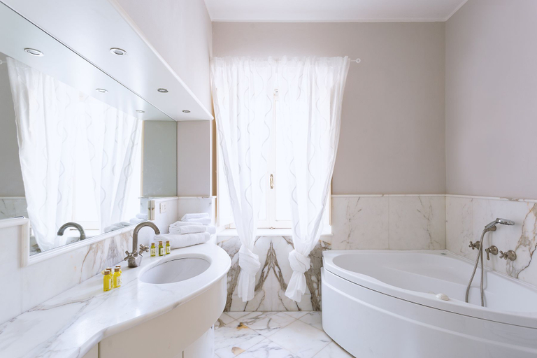 Bathroom 3, Villa Borgovecchio B&B, Lucca