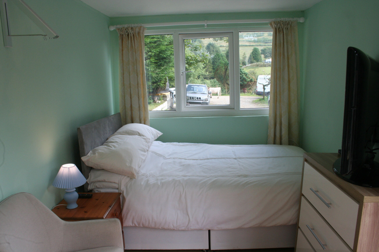 Others 3, The Pines Cabin, Swansea