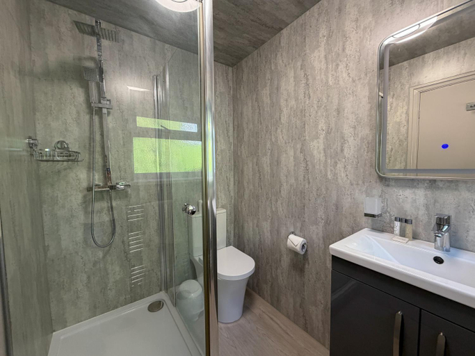Bathroom 3, Nomi Rooms & Restaurant, Gwynedd