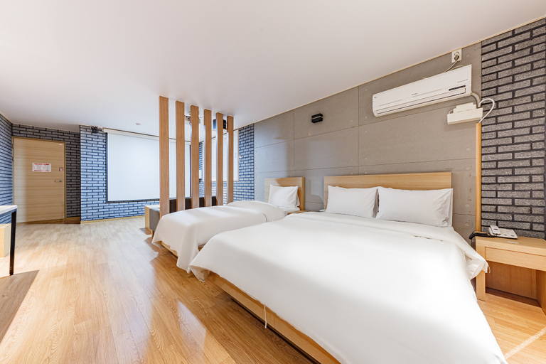 Bedroom 2, Nonsan River, Nonsan