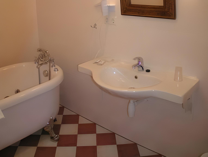 Bathroom 3, Birinu Pils, Limbaži