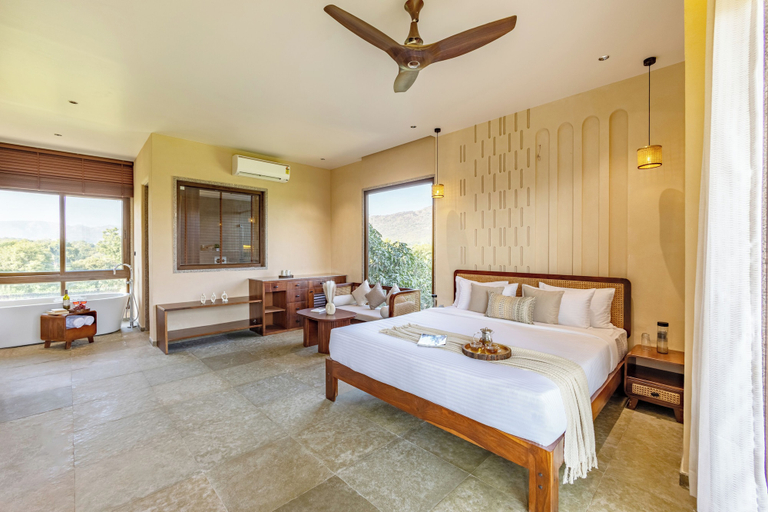 Room 2, ELIVAAS Cows & Cuddles 4 BHK, Udaipur