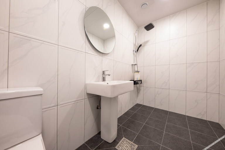 Bathroom 4, Jecheon Cats Hotel, Jecheon