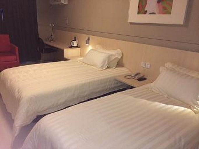Bedroom 2, Jinjiang Inn (Haian Railway Station), Nantong