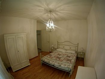 Others 4, Hotel San Marco, Verona