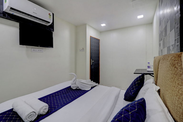 Bedroom 5, Parle Inn Hotel, Mumbai Suburban
