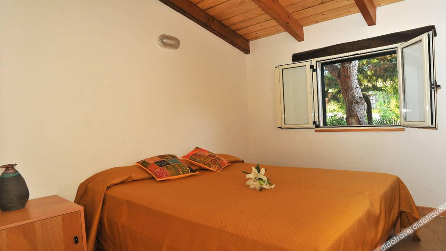 Bedroom 3, Villaggio Camping Torre Del Porticciolo, Sassari