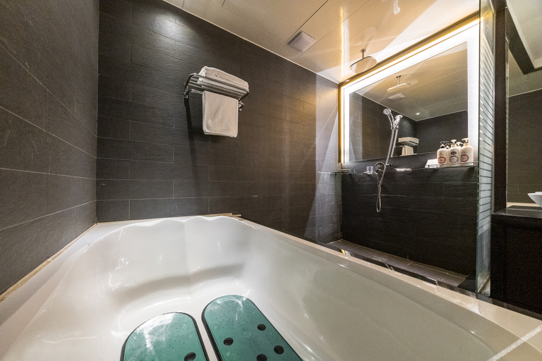 Bathroom 5, Yongin Legend Hotel, Seongnam
