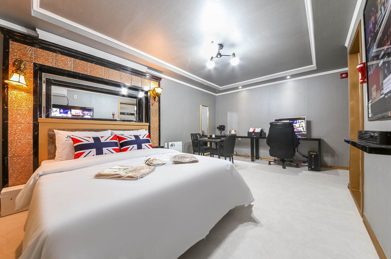 Bedroom 2, Gunsan JNK Hotel (City Hall Branch), Gunsan